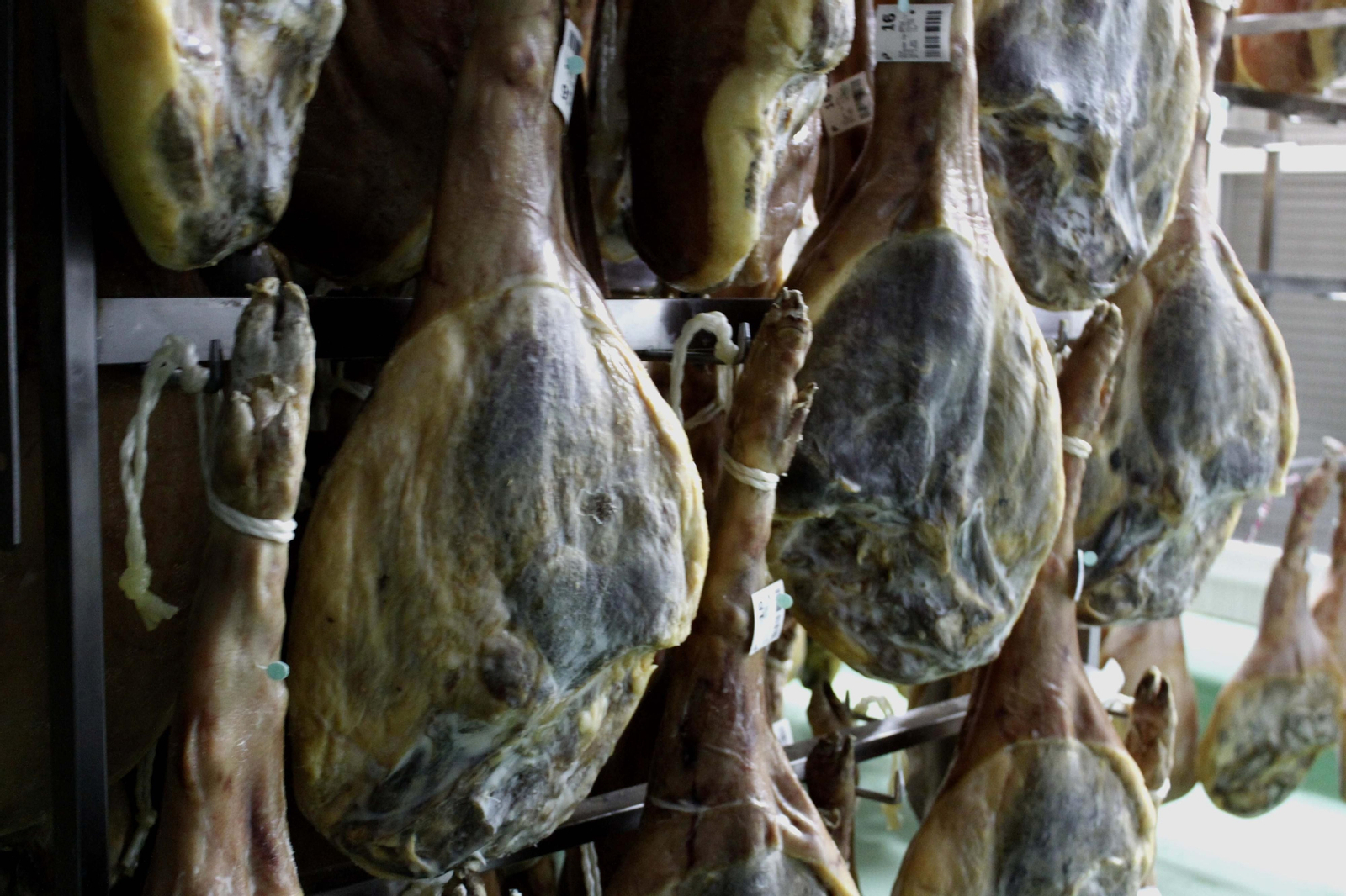 Los jamoneros de Trevélez (Granada) llevarán a los tribunales la IGP Jamón Serrano