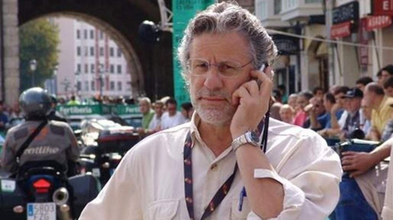 Javier Ares preparado para cubrir la prueba francesa para Eurosport.