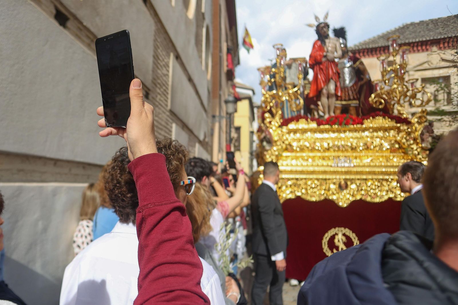 Así vivió Granada la salida de la Hermandad de las Maravillas 2025