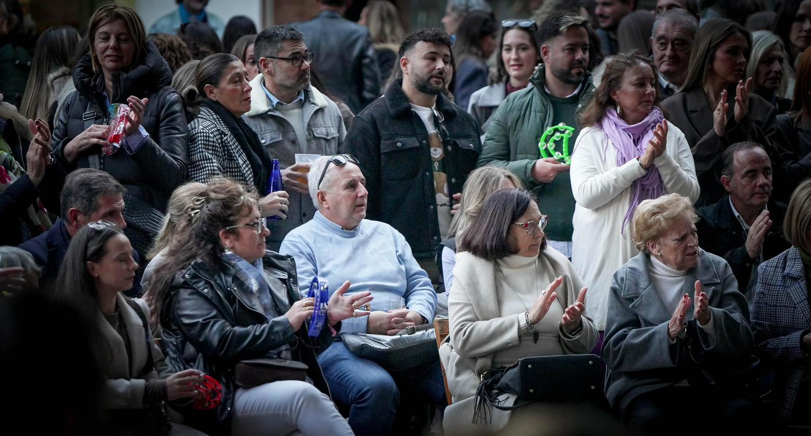 Imágenes del gran ambiente el primer día de zambombas en Jerez