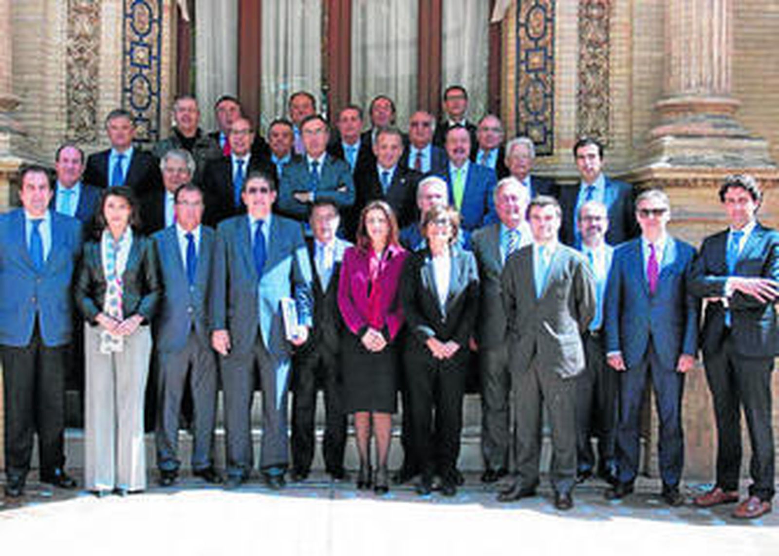 Foto de familia de los asistentes al Foro Profesional del Banco Sabadell, celebrado ayer en Sevilla.