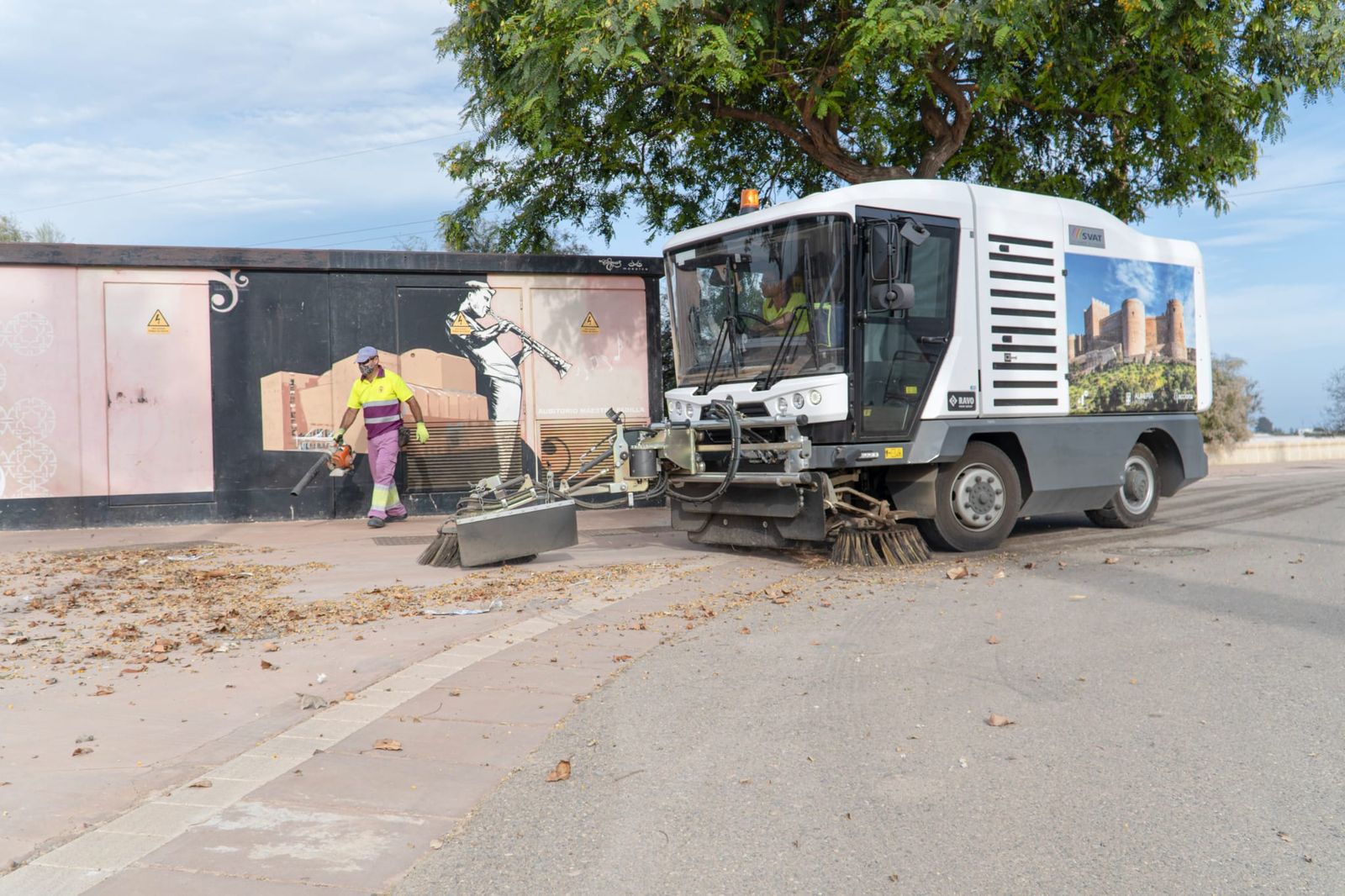 Limpieza del recinto ferial.