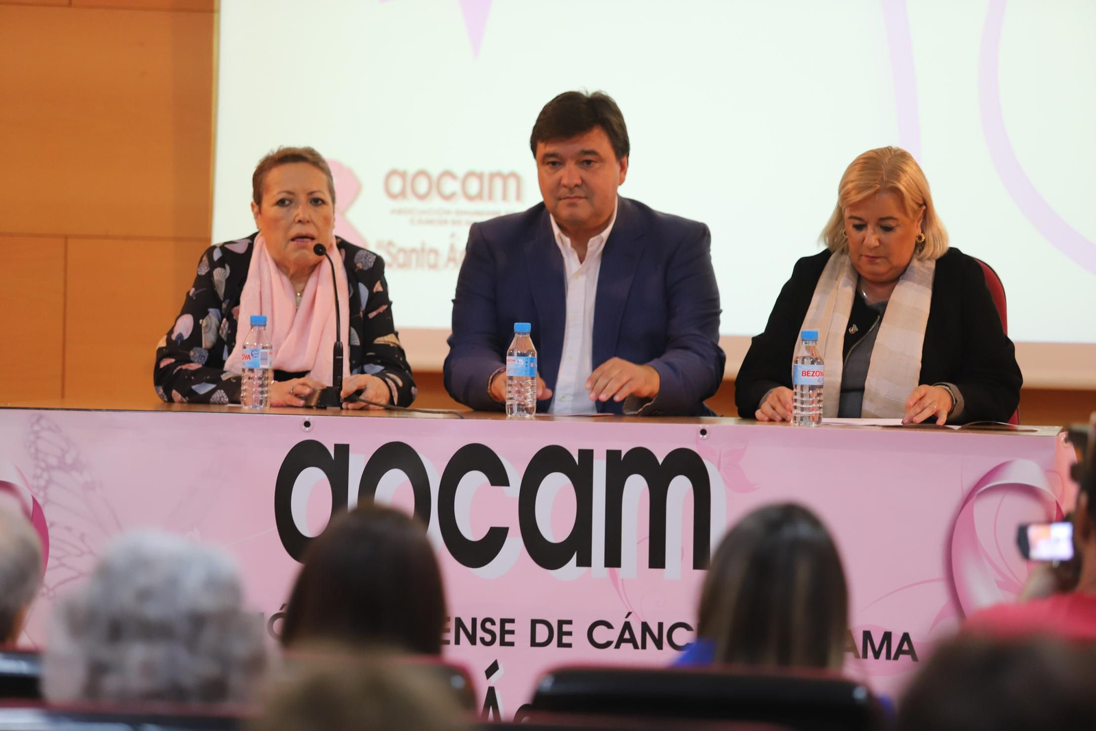Charo Venegas, Gabriel Cruz y Manuela Caro en la jornada de Santa Águeda.