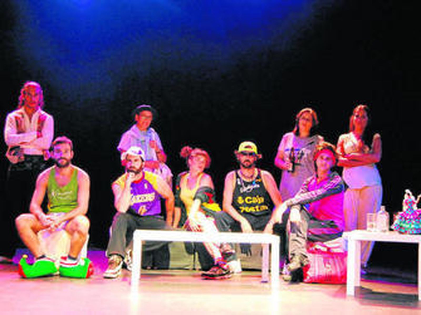 Una imagen de los actores de 'Salsa-Yoga'.