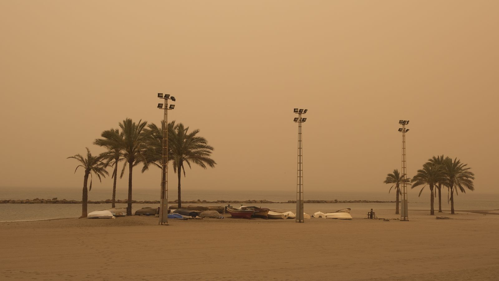 Fotogalería de la tormenta de arena y polvo en Almería