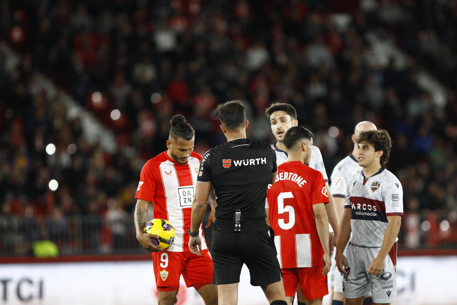 Las mejores imágenes del partido U.D. Almería-Levante U.D.