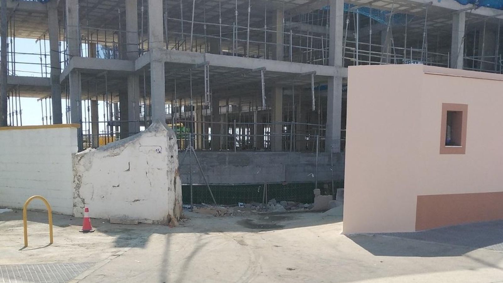 Viviendas que se construyen en una parcela de la zona trasera de las casas bajas de San Onofre.