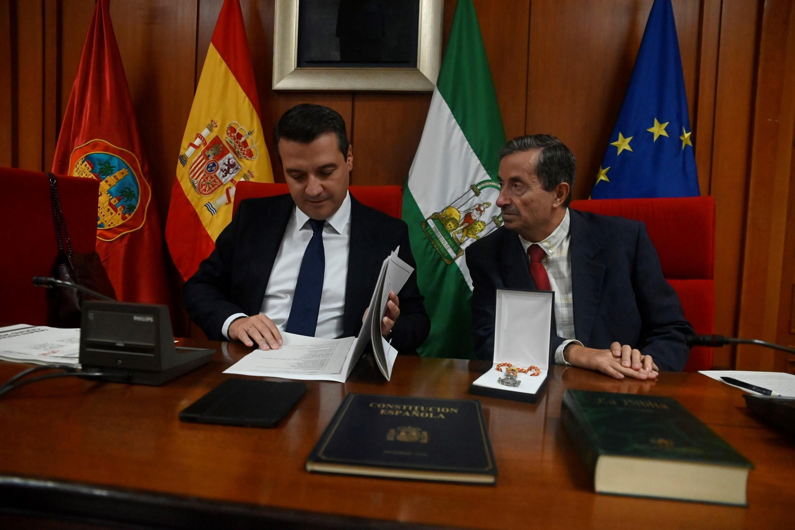 Pleno del Ayuntamiento (8951693).jpg Pleno del Ayuntamiento (8951693).jpg