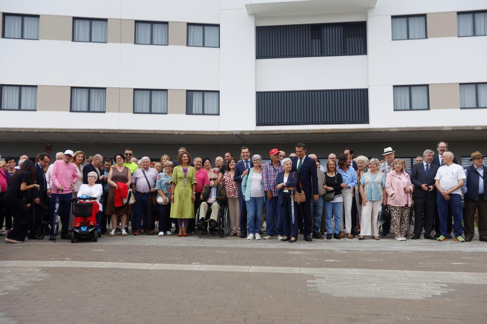 Las mejores imágenes de la entrega de llaves de los apartamentos para mayores de Sama Naharro