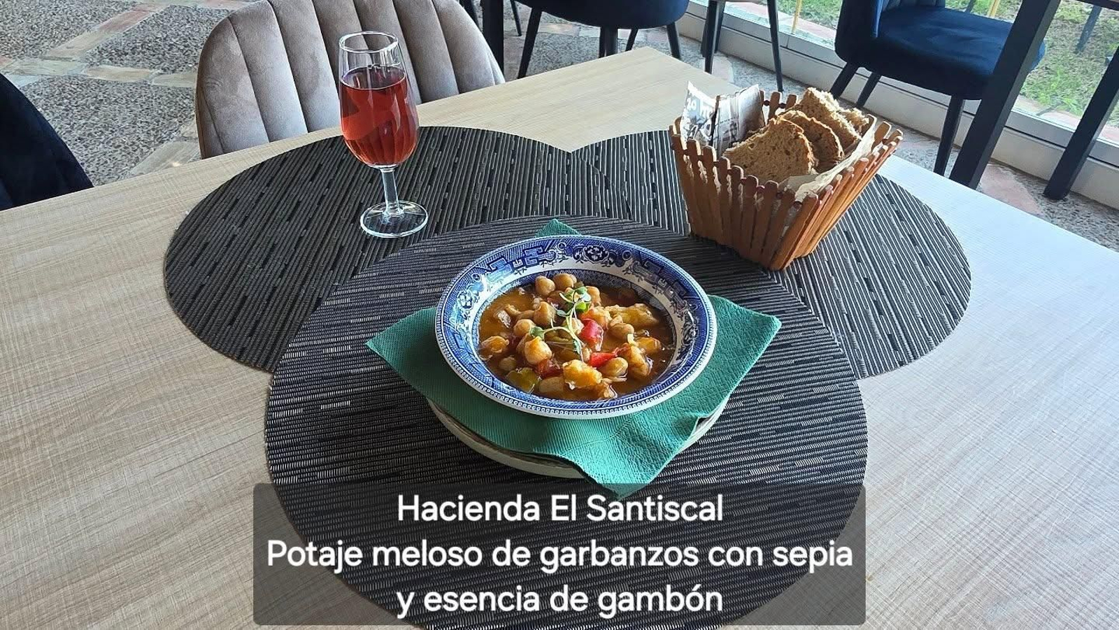 Hacienda El Santiscal - Potaje meloso de garbanzos con sepia y esencia de jamón