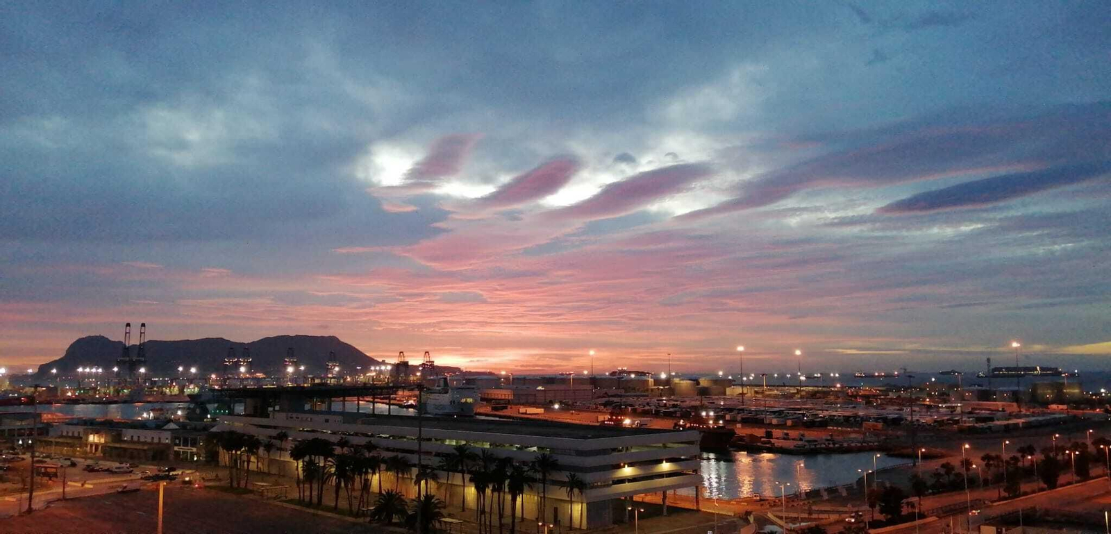 Amanecer en Algeciras.
