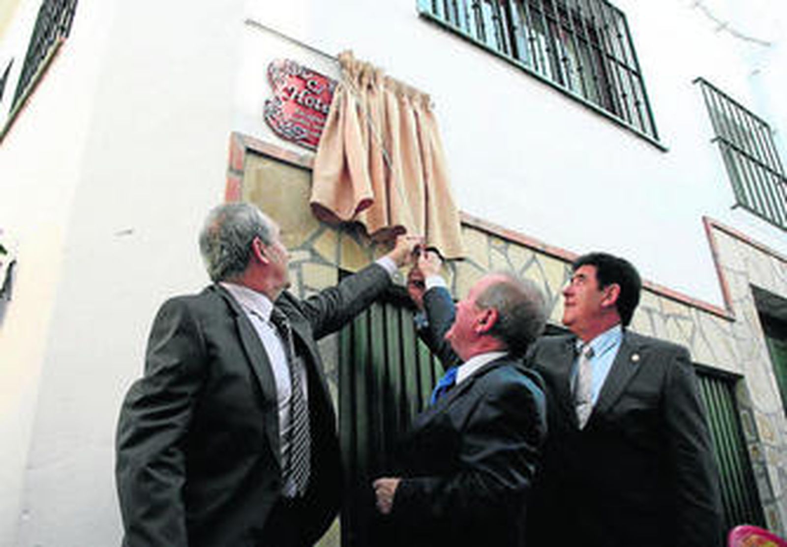 Un momento de la presentación de la calle en Comares.