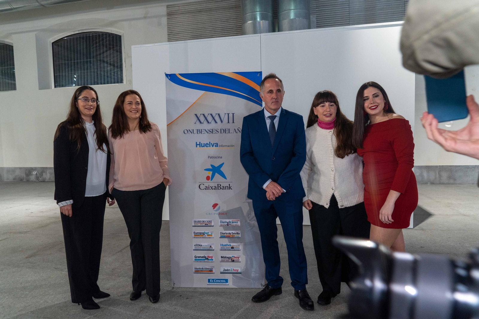 Imágenes de los invitados a la gala de los  37 premios Onubenses del Año