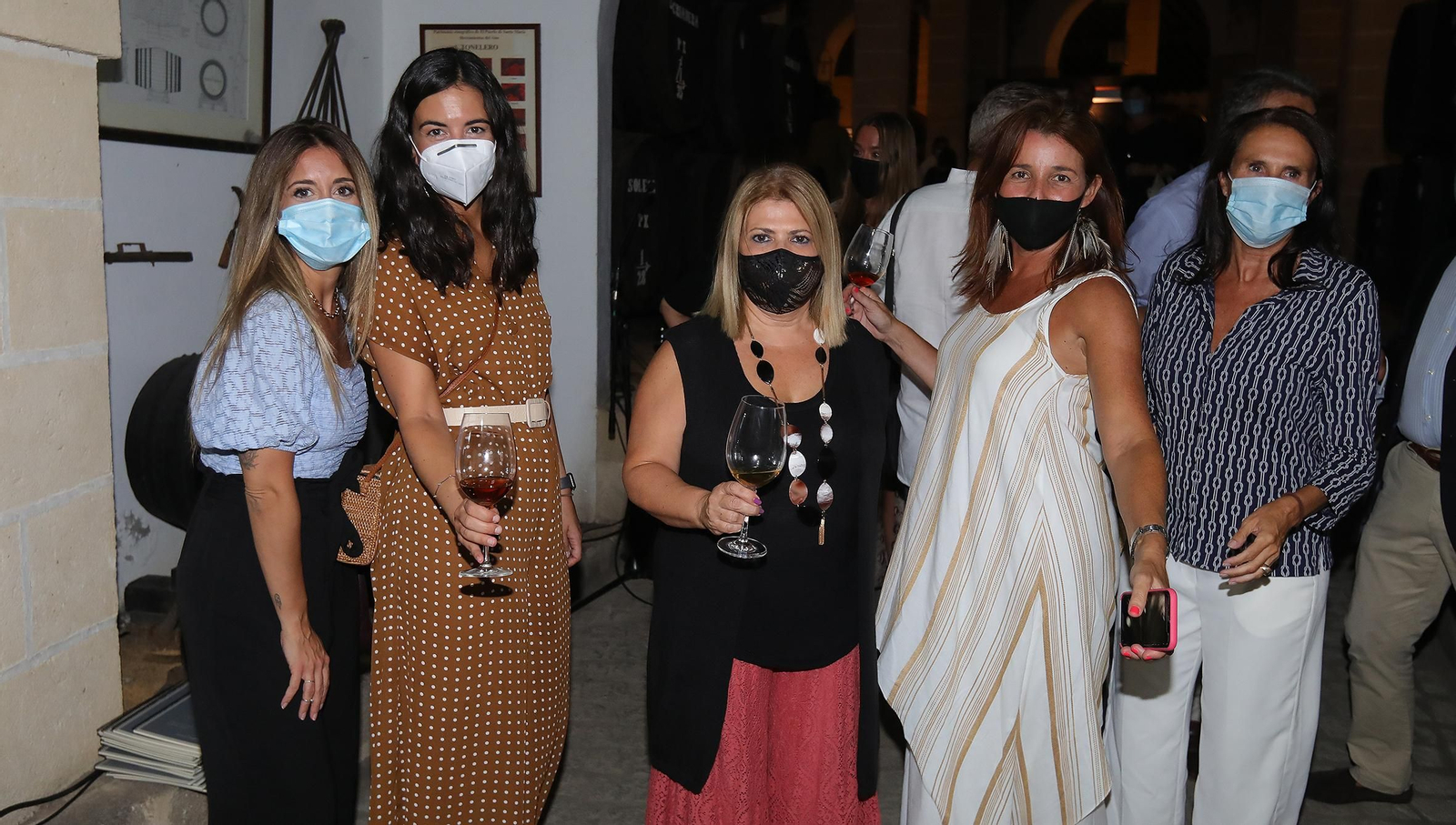 Pío Cabanillas inaugura 'Antigua' en bodegas Tradición