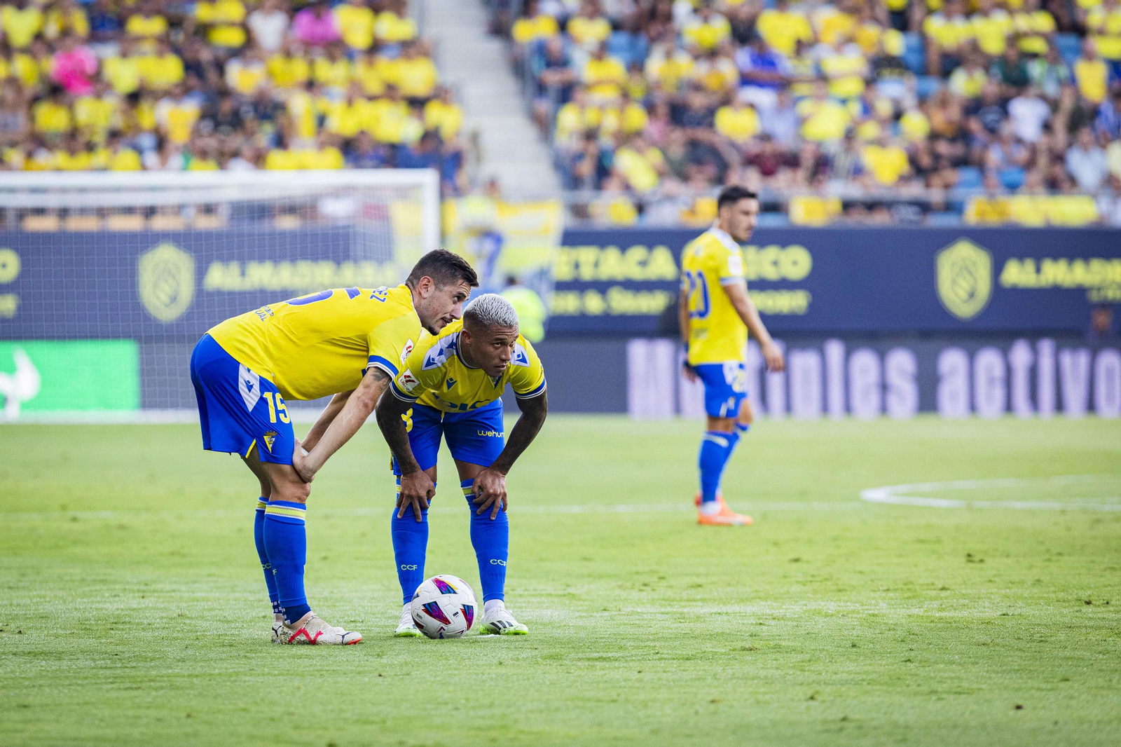 Imágenes del partido Cádiz-Alavés