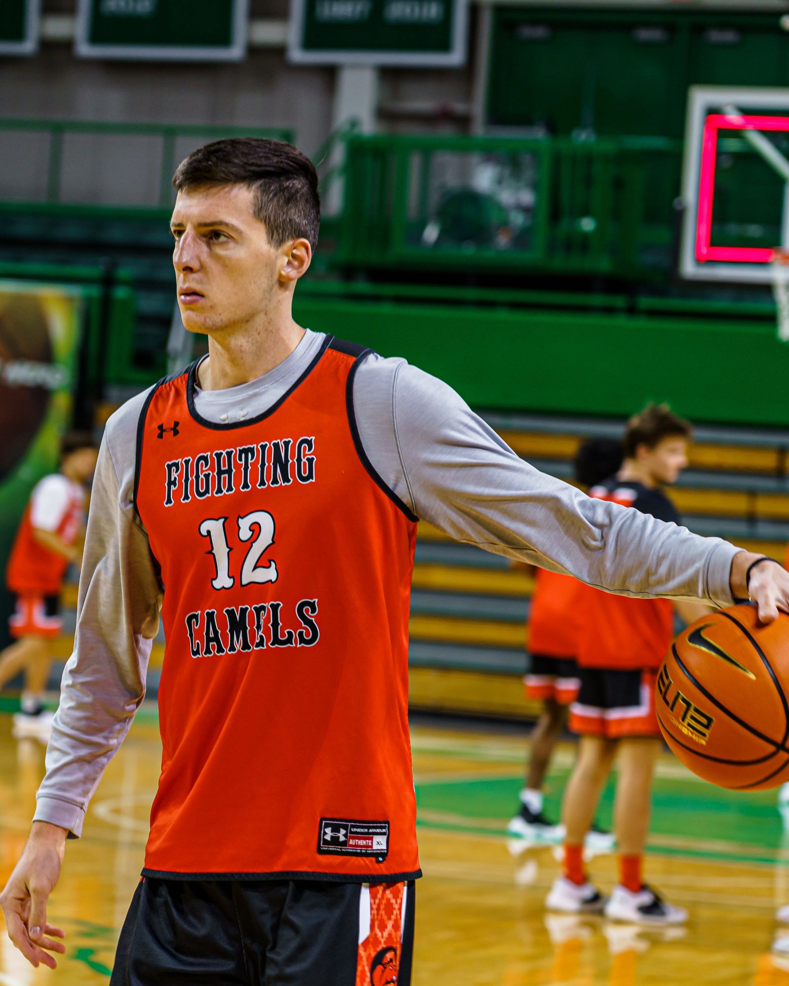 Jesús Carralero, en el calentamiento del partido.