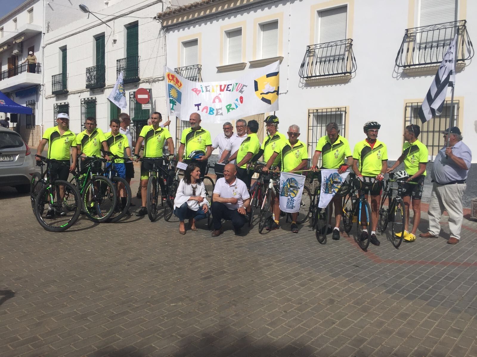 Los ciclistas franceses llevaron días de convivencia en el municipio.