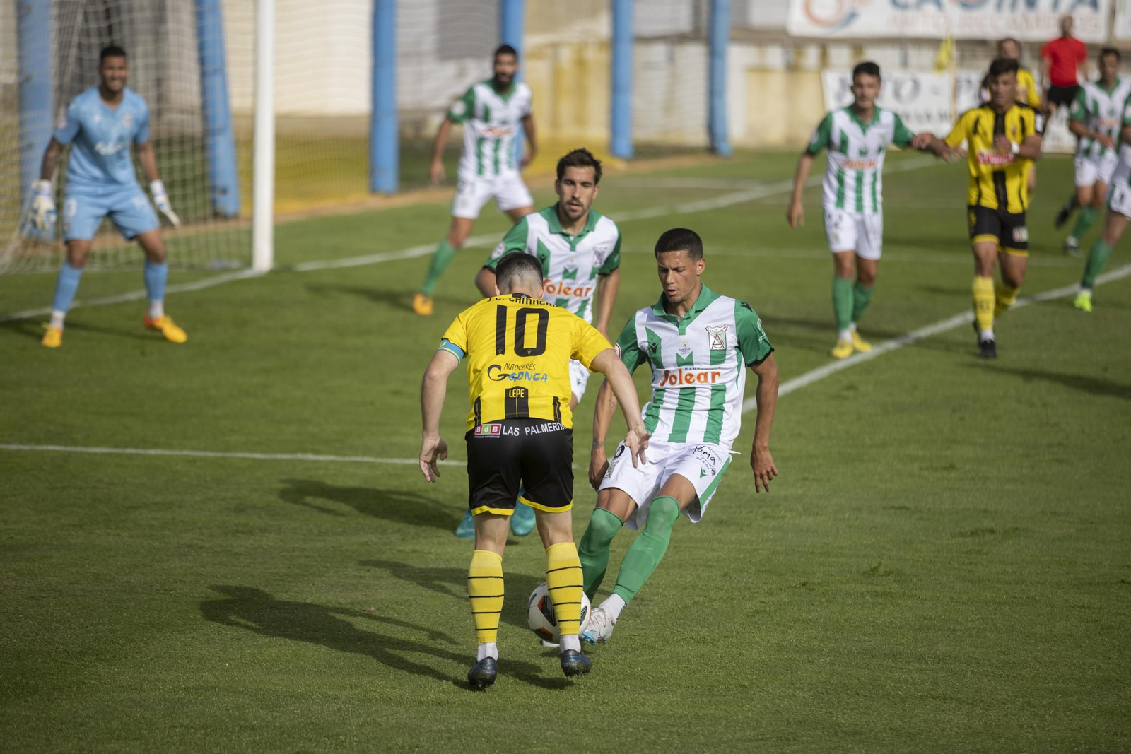 Imágenes del partido entre el San Roque de Lepe y el Atlético Sanluqueño