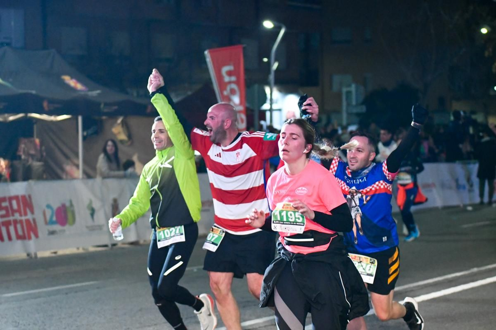 En imágenes: búscate en tu llegada a meta de la Carrera de San Antón 2025 (6)