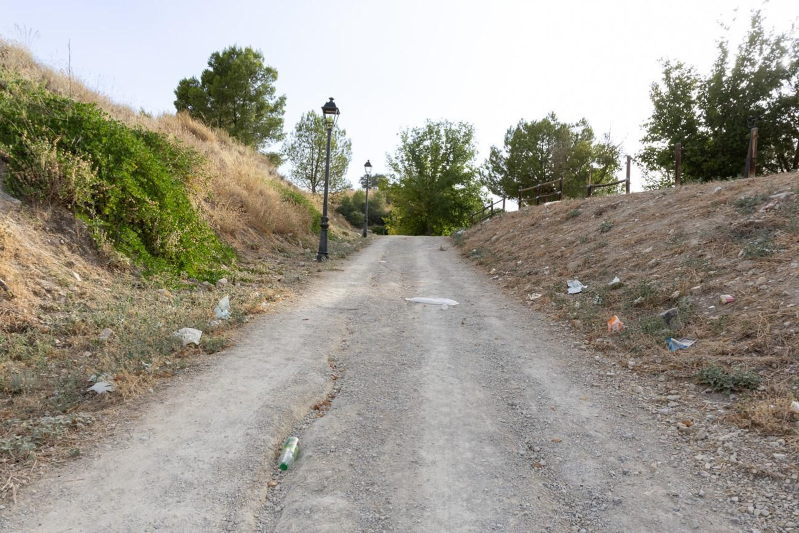 Estado de abandono del parque del Cerro de las Canteras