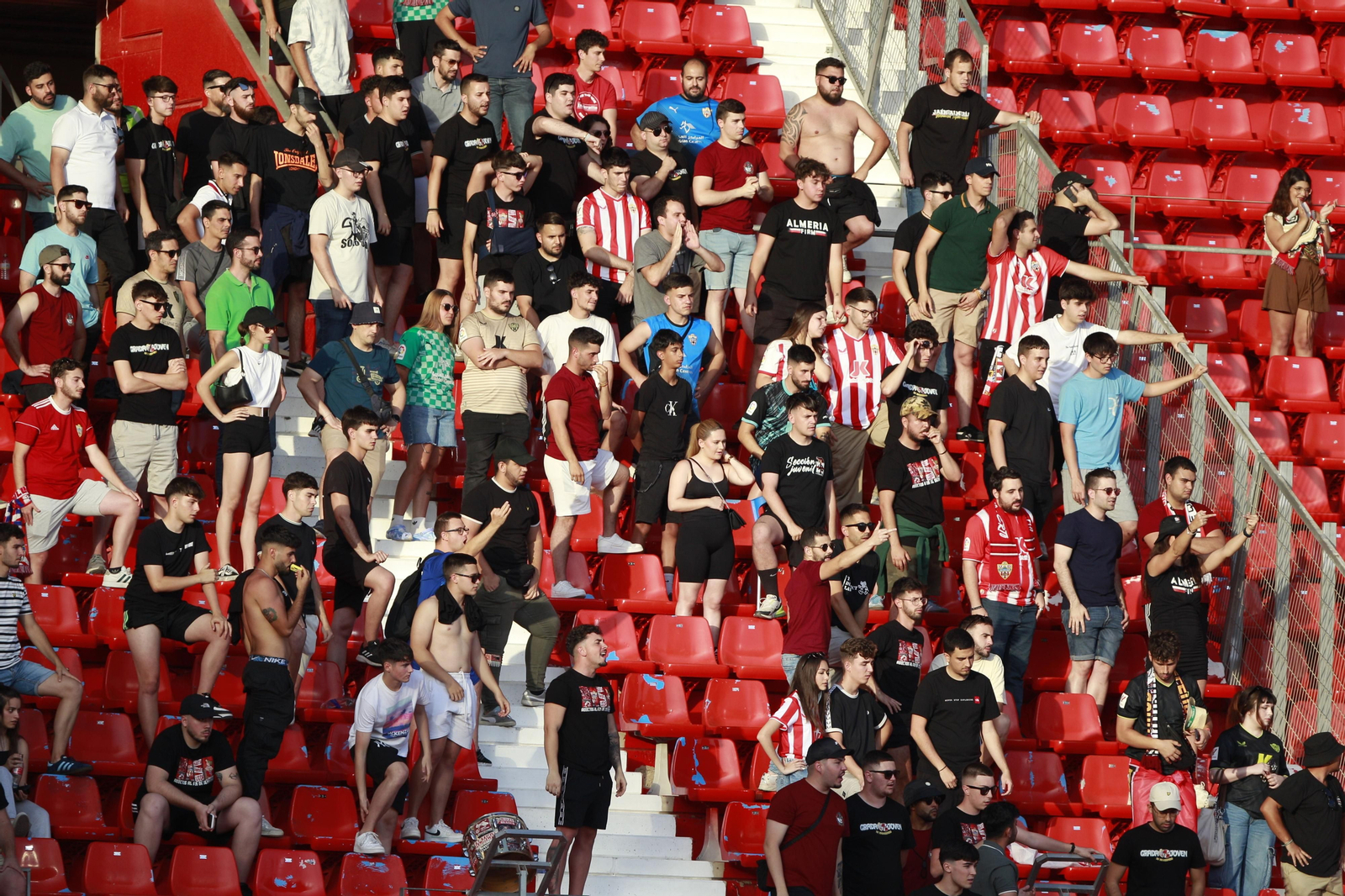 Imágenes de la gran victoria del Almería ante el Cádiz por 6 a 1