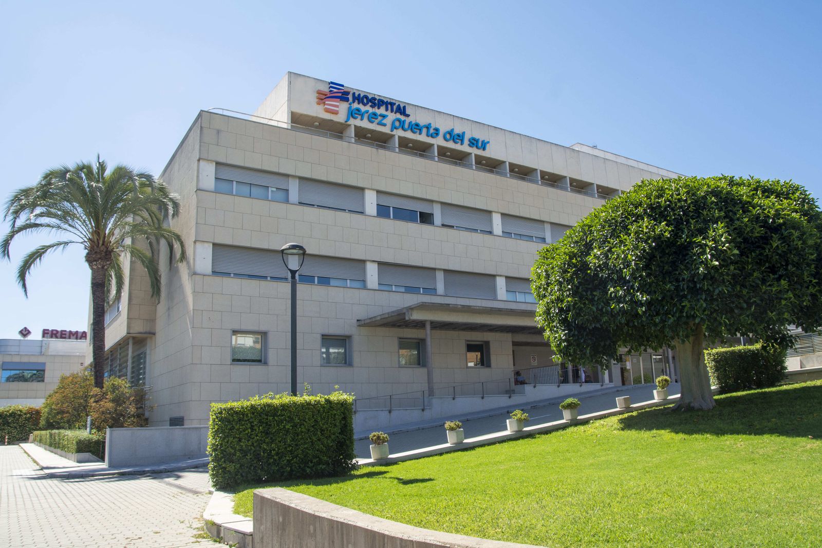 Fachada del Hospital Puerta del Sur