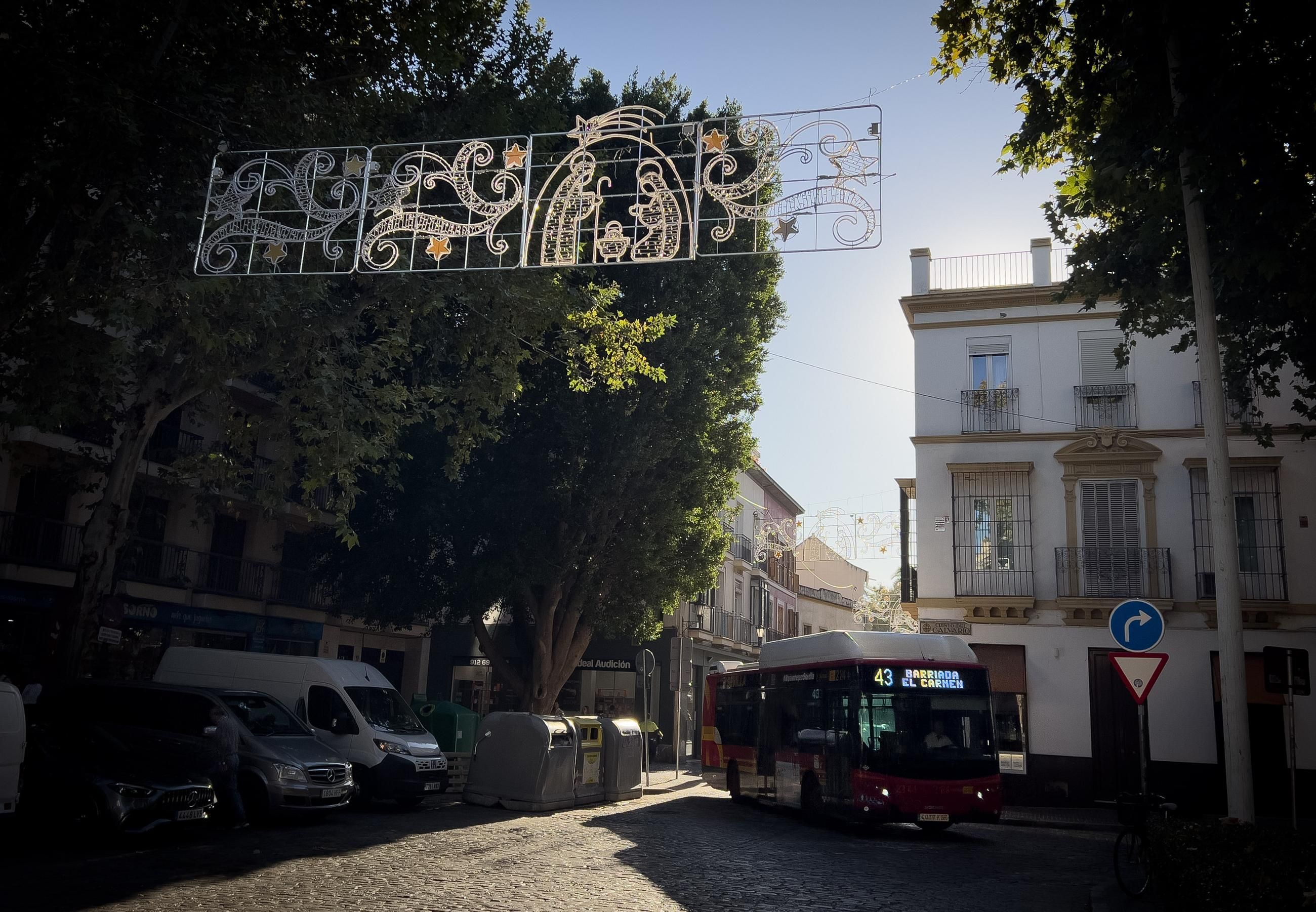 Sevilla recupera los motivos religiosos para el alumbrado navideño
