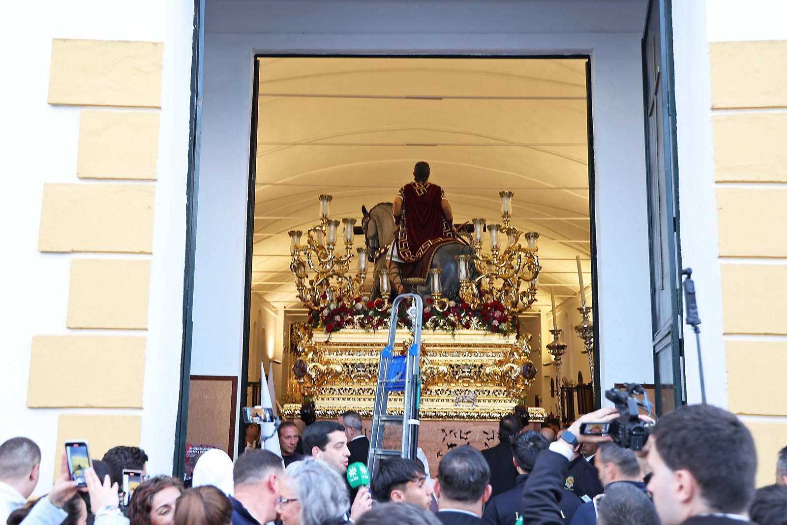 Las mejores imágenes del Martes Santo en Huelva: La Hermandad de La Lanzada