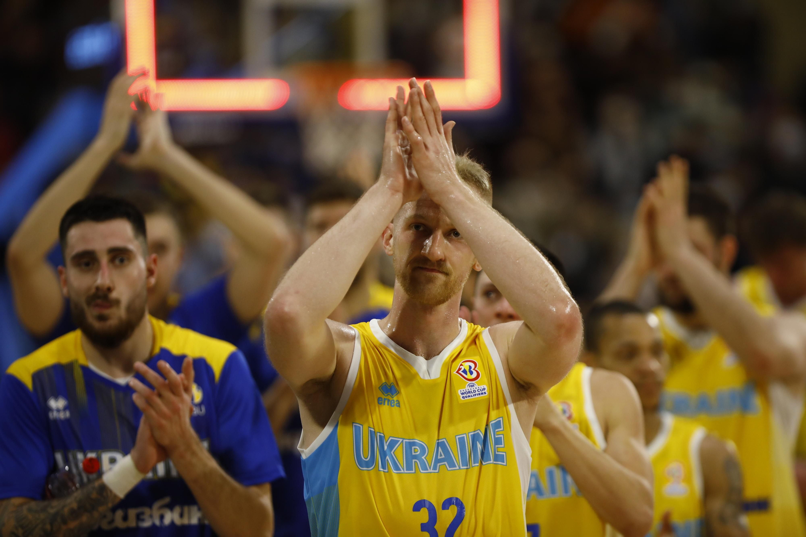 Las imágenes del emotivo encuentro entre España y Ucrania en Córdoba