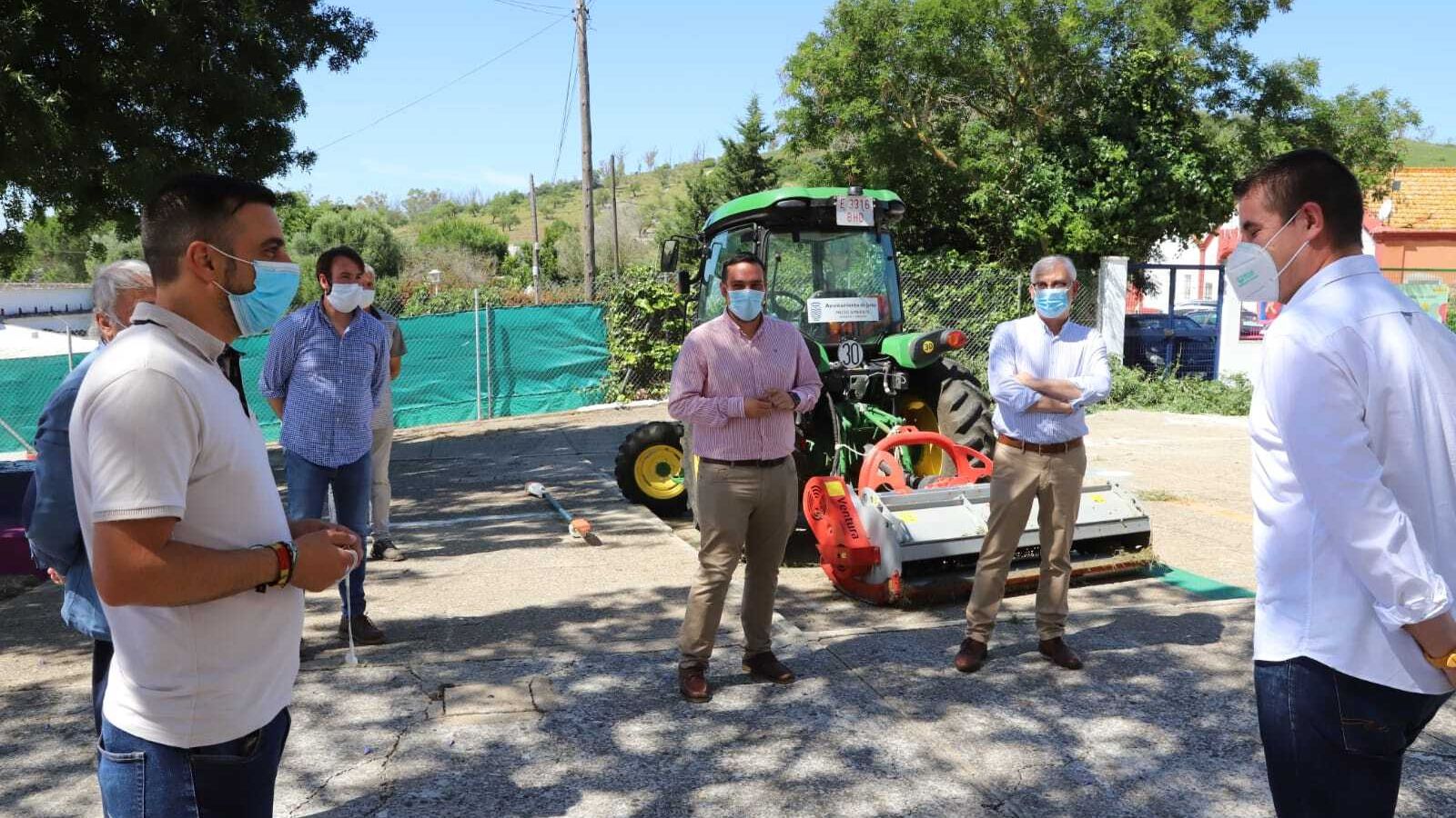 Un instante de la visita al colegio Virgen del Mar de El Portal.