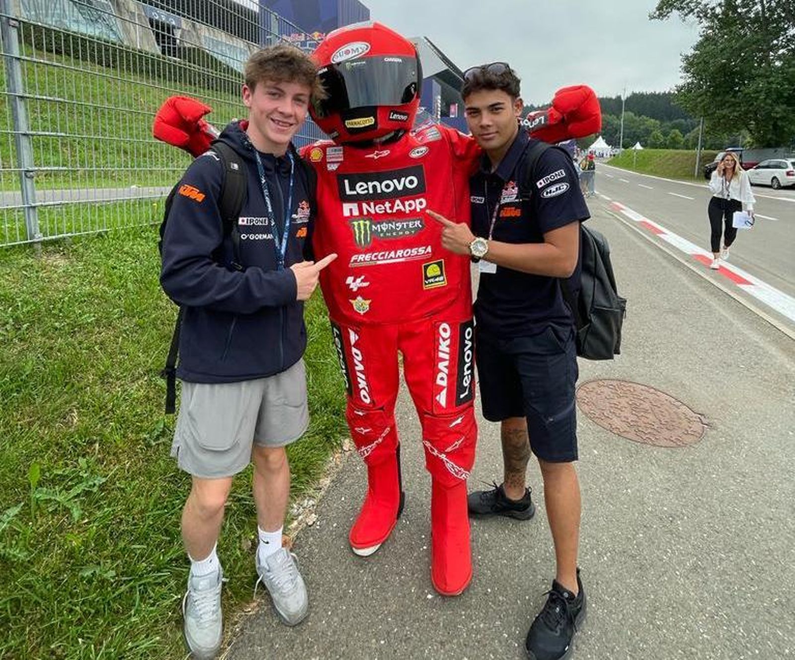 El equipo Superhuho44 team en el circuito Red Bull Ring.