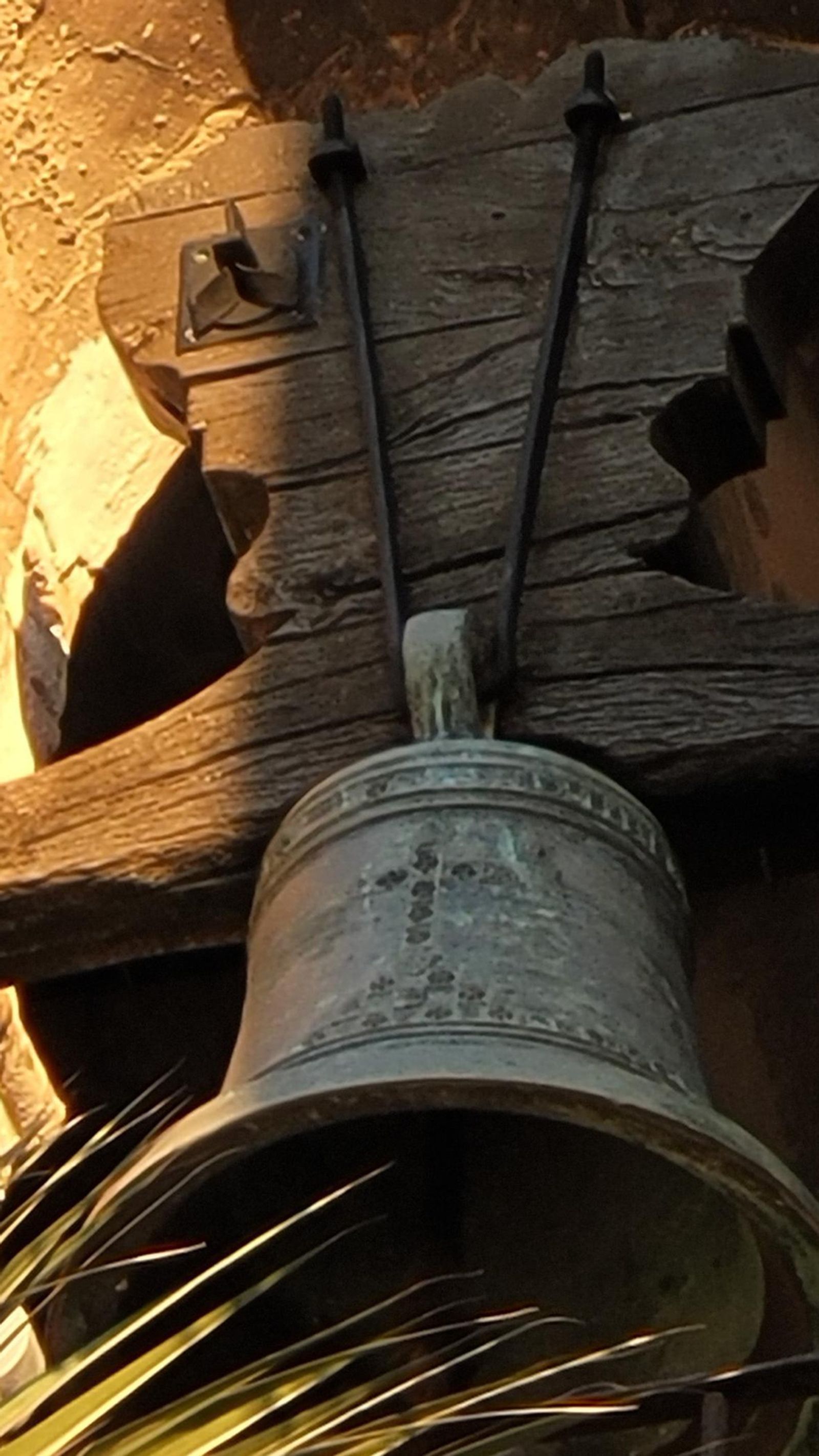 La campana de la iglesia de Santa Marina de Baena.