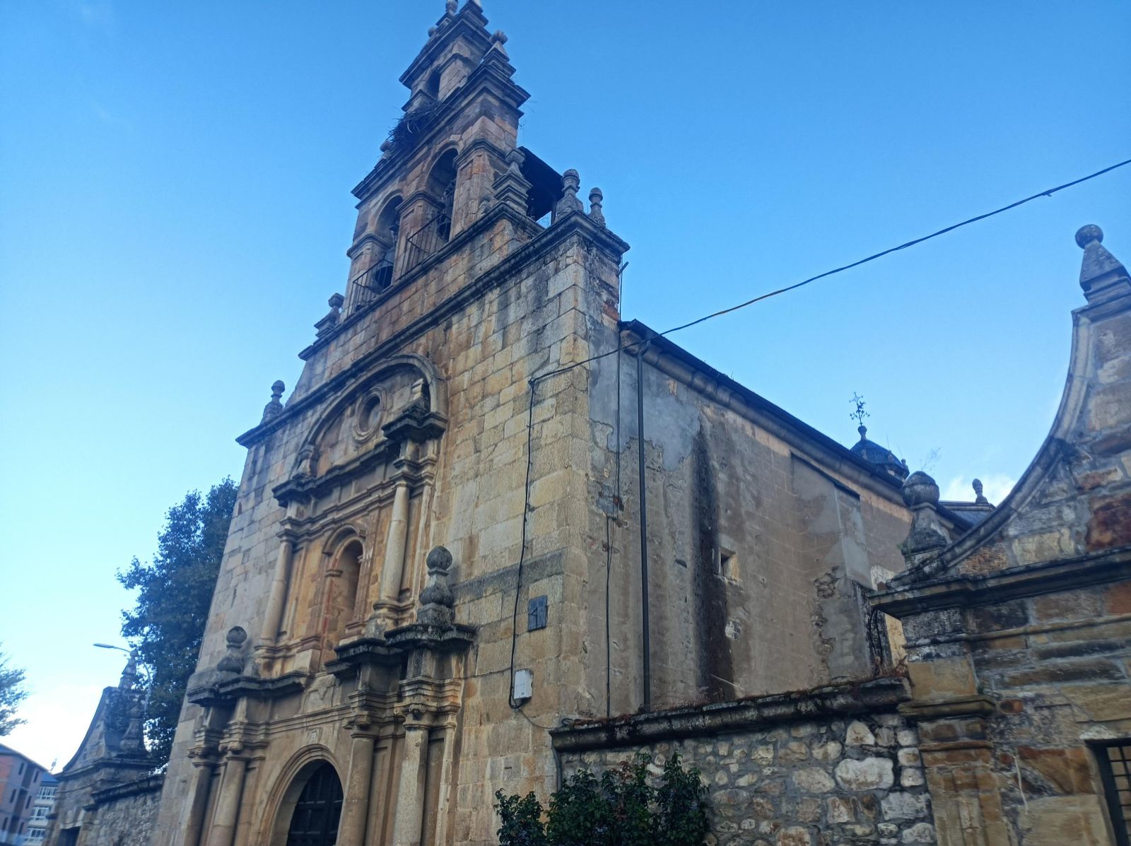 Fachada del santuario de la Quinta Angustia.