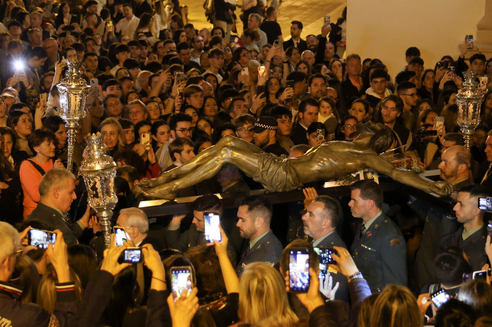 Los mejores momentos del Viernes de Dolores en Málaga, en fotos