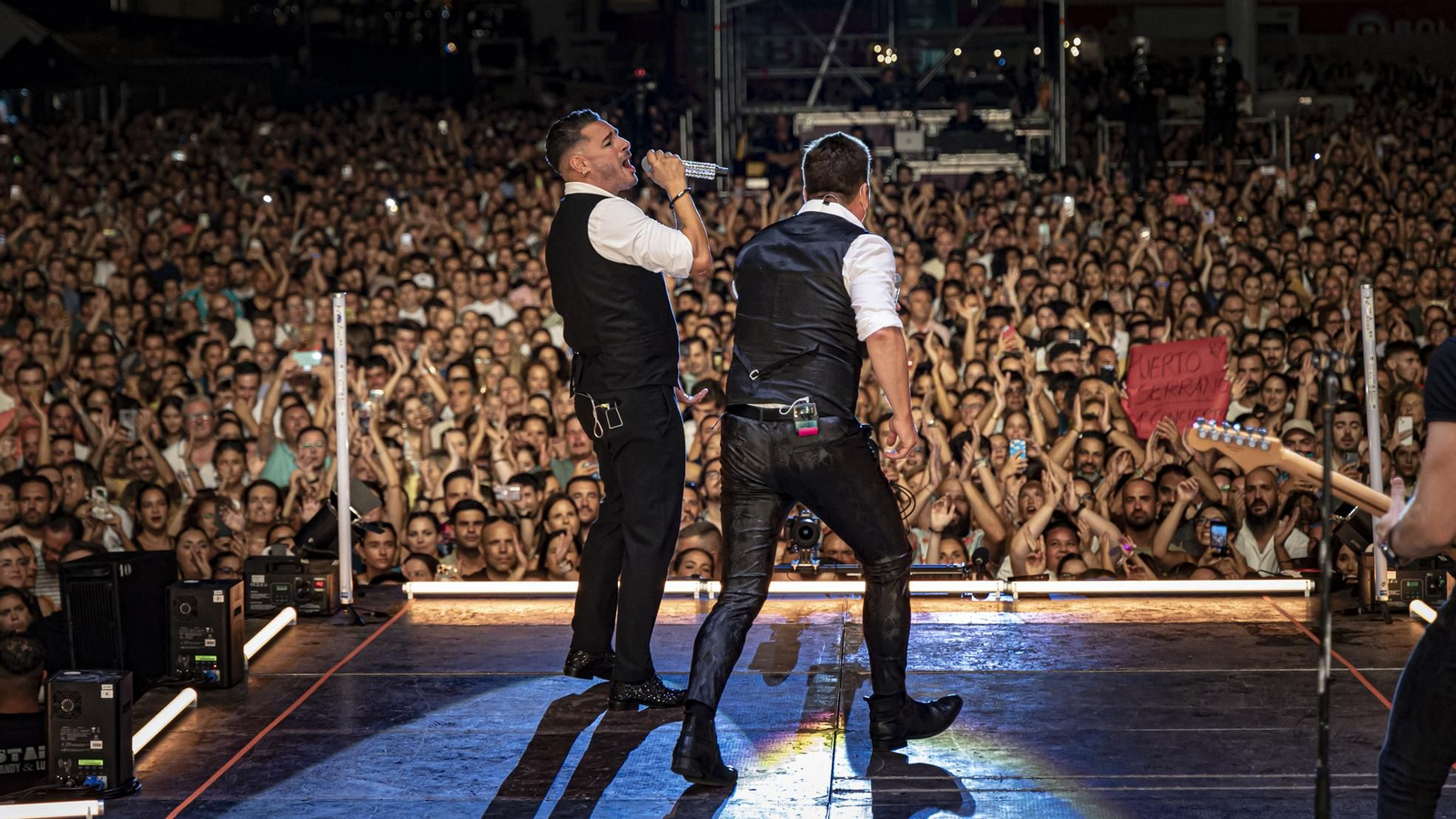 Las imágenes del concierto de despedida de Andy&Lucas en el muelle de Cádiz