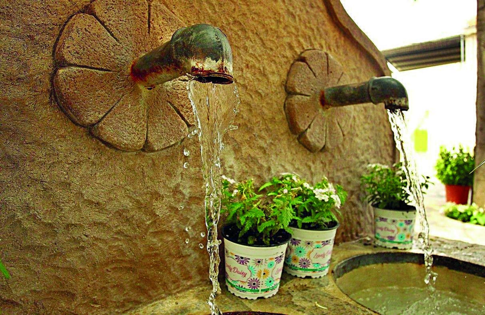 Plaza de la Fuente de la aldea ruteña de Zambra