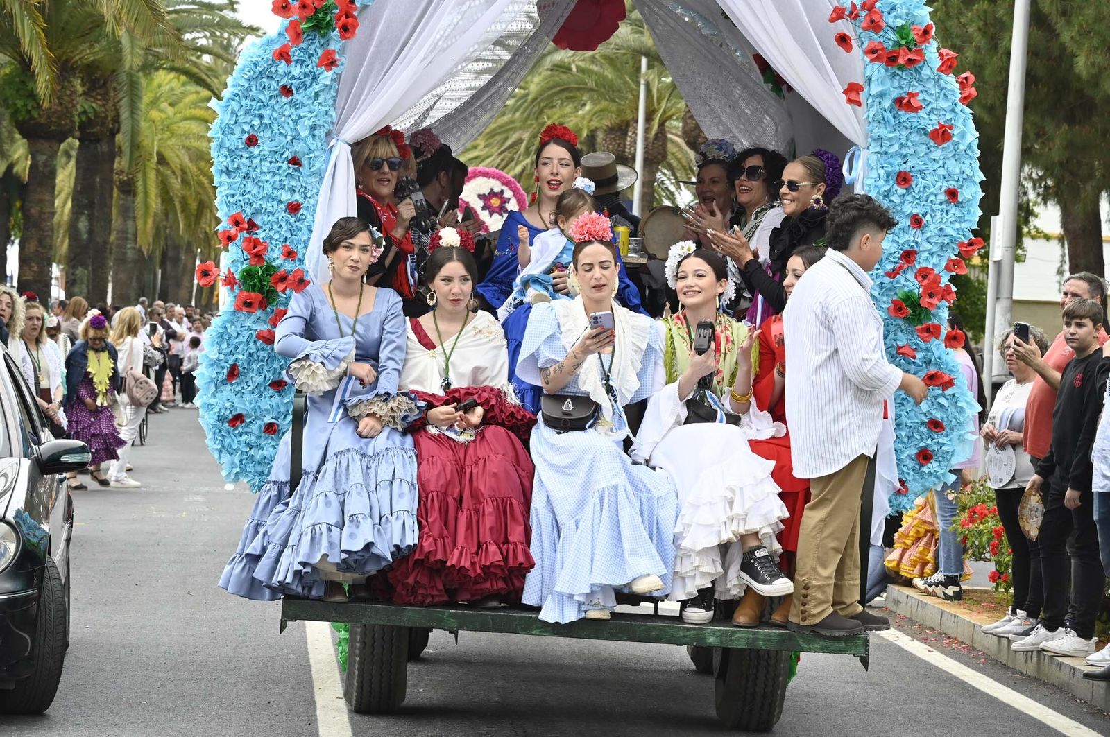 Imágenes de los carros de la Hermandad del Rocío de Huelva