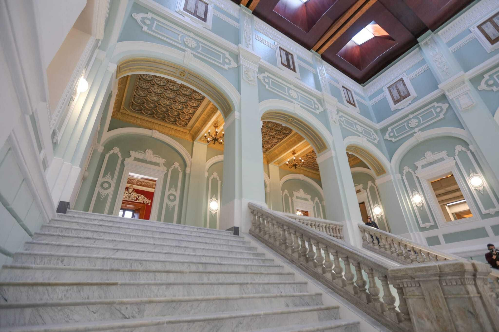 La apertura del Ayuntamiento de San Fernando ya rehabilitado, en imágenes