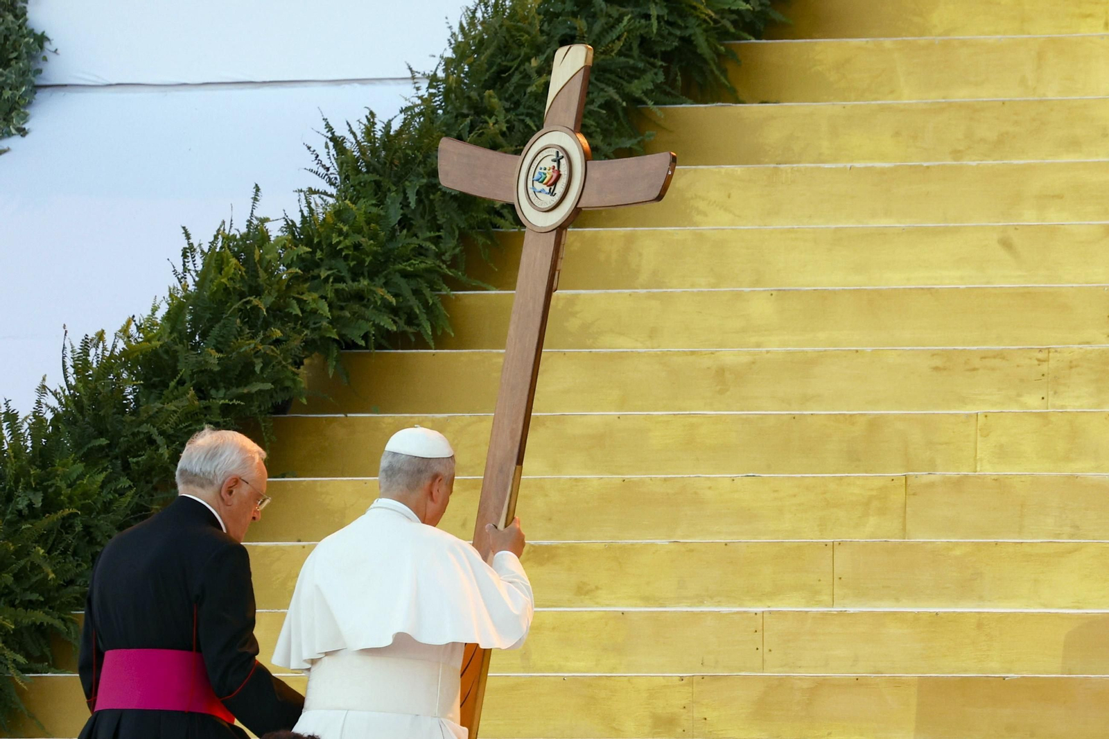 Pope Leo XIV celebrat (14130728).jpg