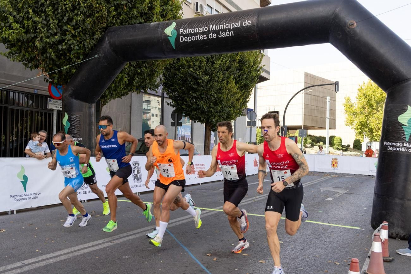 Ignacio Fontes y Marta Serrano reinan en la XXXVII Milla Urbana Internacional de Otoño 'Manuel Pancorbo'