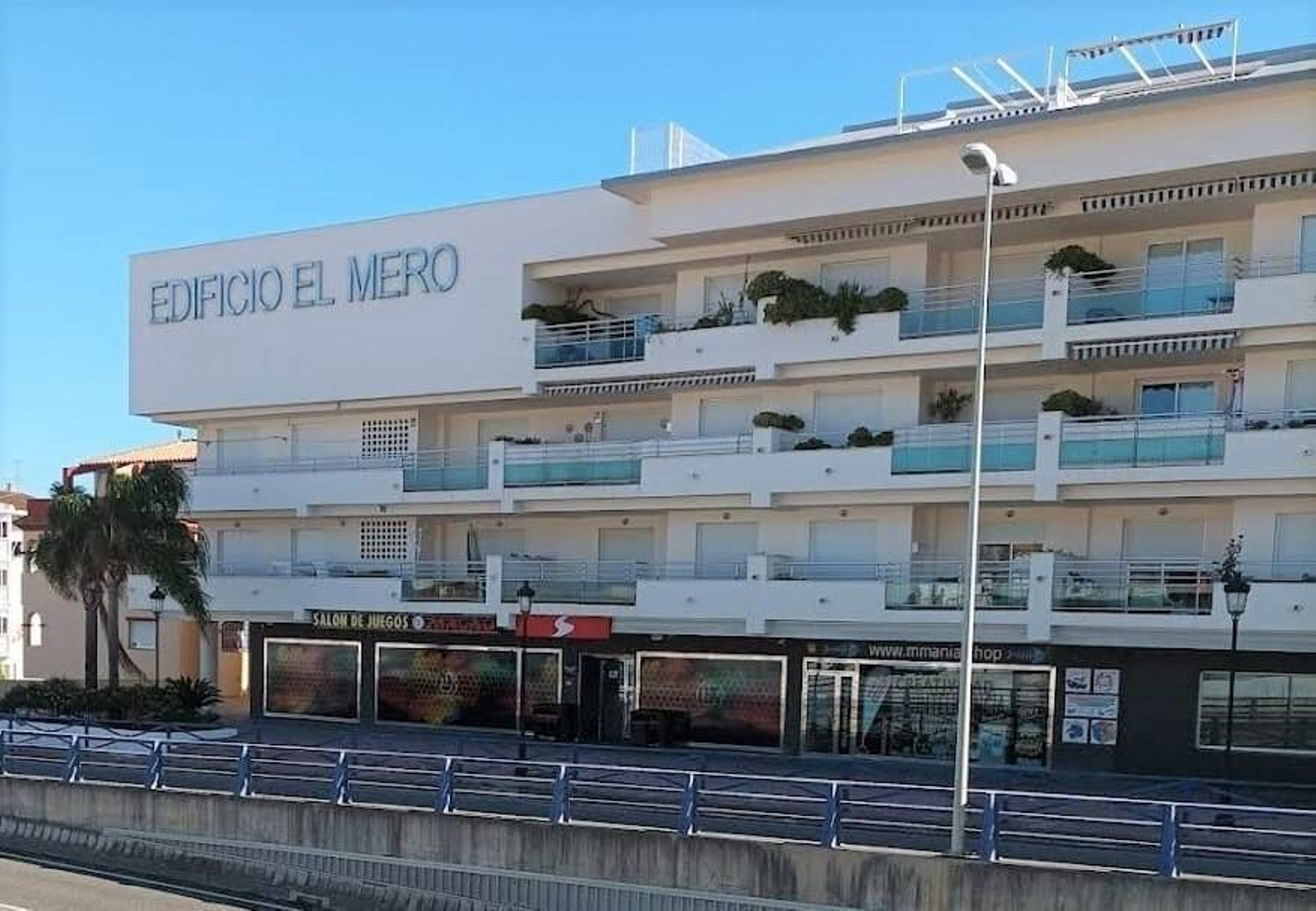 El edificio El Mero, localizado en San Luis de Sabinillas. El edificio El Mero, localizado en San Luis de Sabinillas.