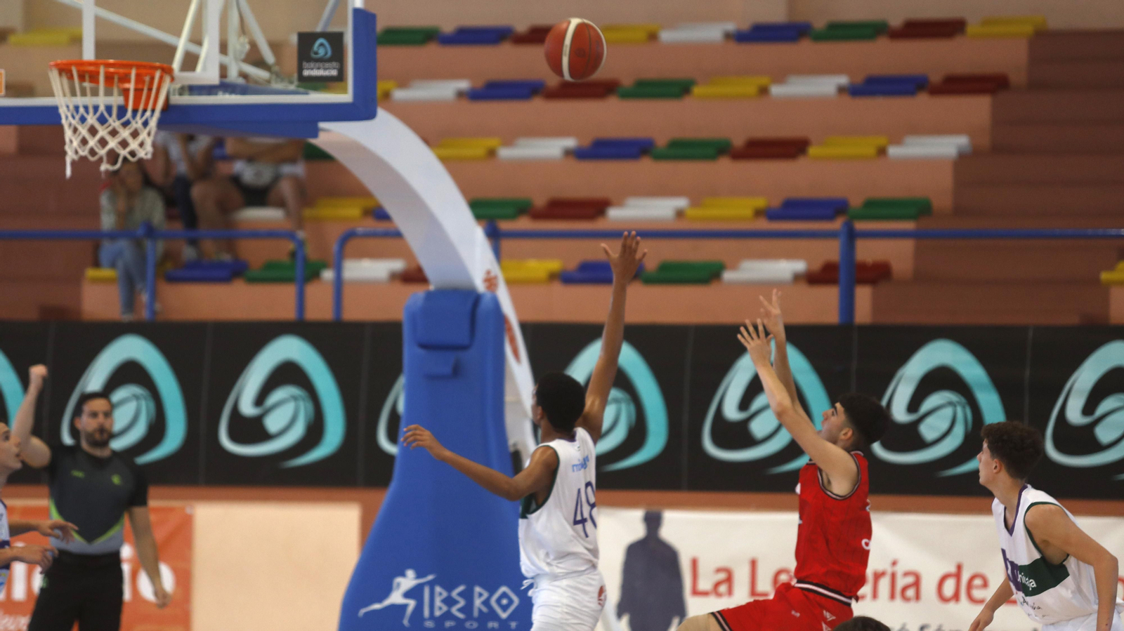 Las fotos de las semifinales del Cadeba infantil masculino de La Línea