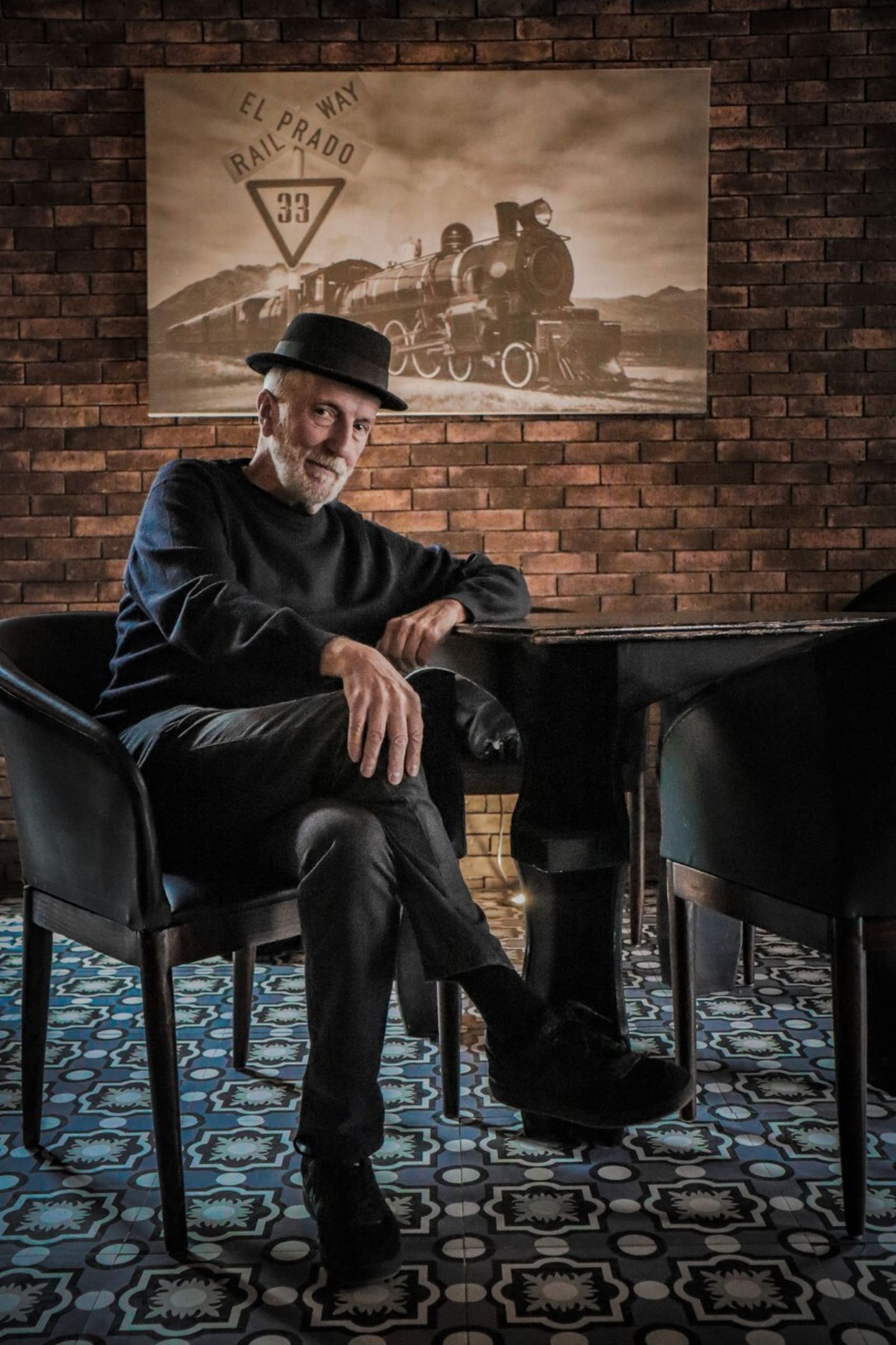 El veterano músico y compositor Pancho Varona.