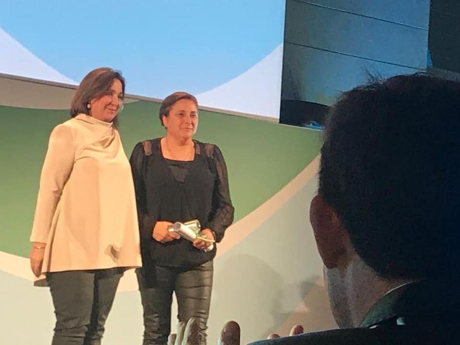 La viceconsejera Ana Corredera y la presidenta de Andmupes, Mari Ángeles Cayuela