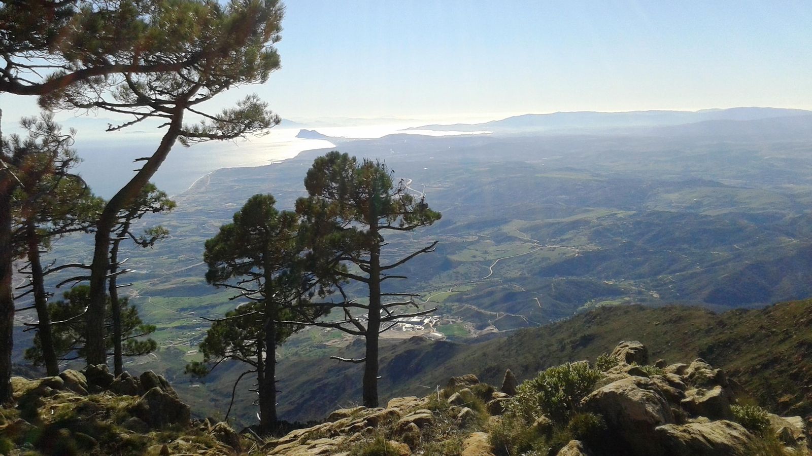 La Bahía de Algeciras desde Sierra Bermeja. La Bahía de Algeciras desde Sierra Bermeja.