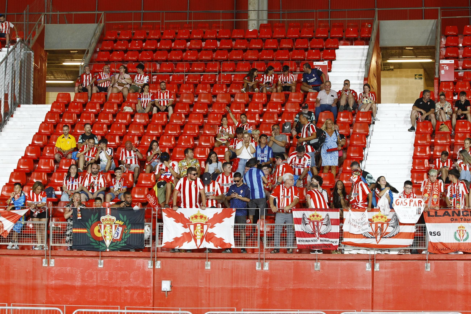 El partido U.D. Almería-Sporting de Gijón, en imágenes