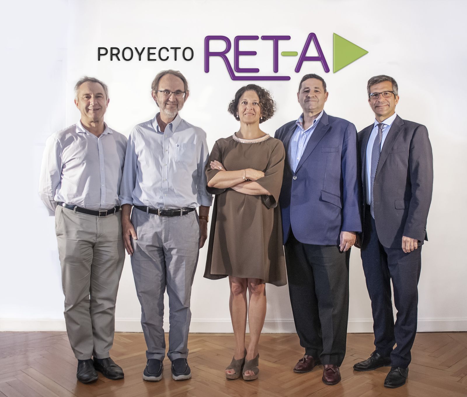 os doctores José Luis Díez, Jordi Sierra,  Ruth Vera, Joaquín Estévez y Miguel Ángel Calleja.