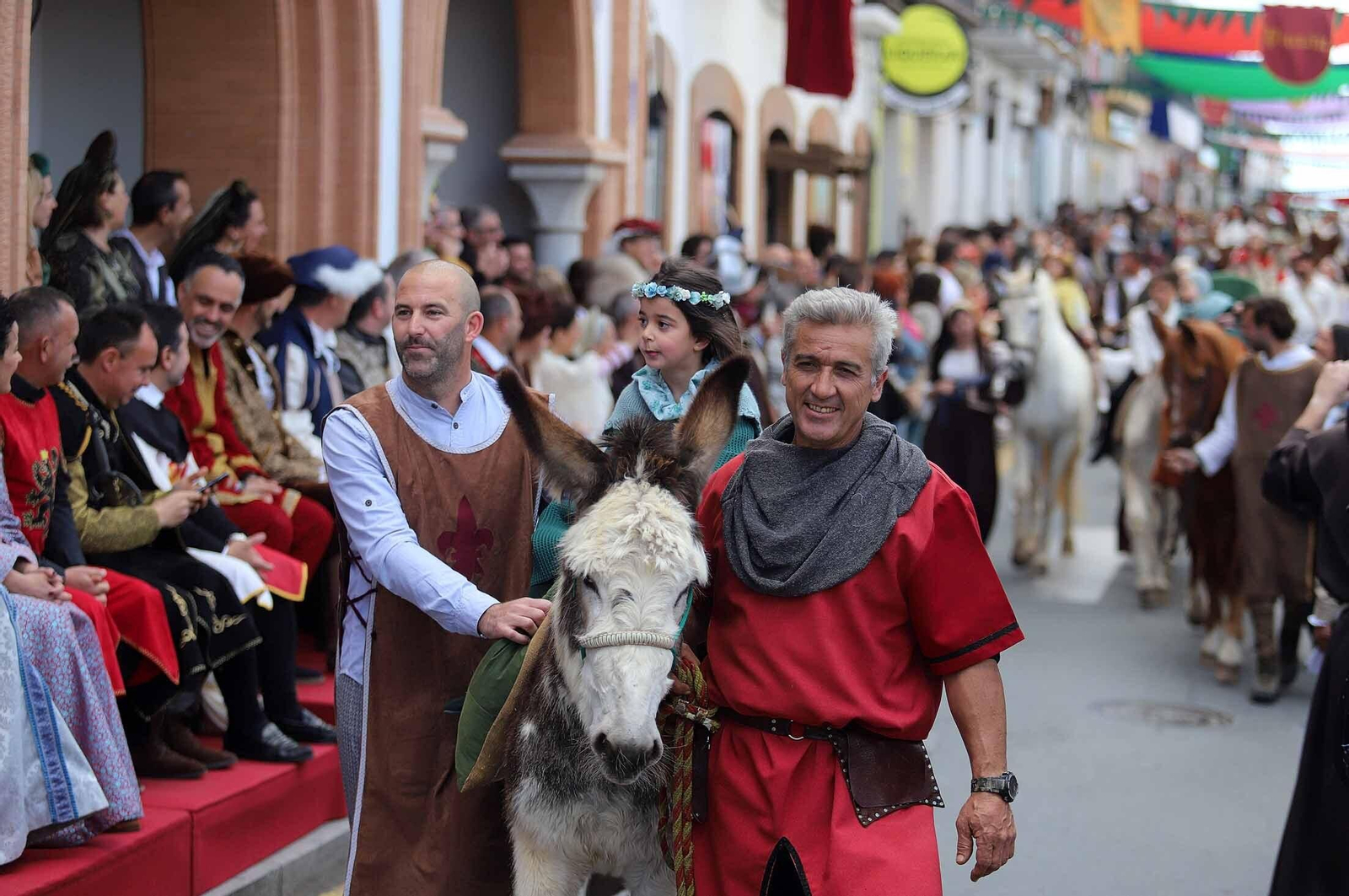 Imágenes del gran ambiente en la Feria Medieval de Palos de la Frontera, Huelva