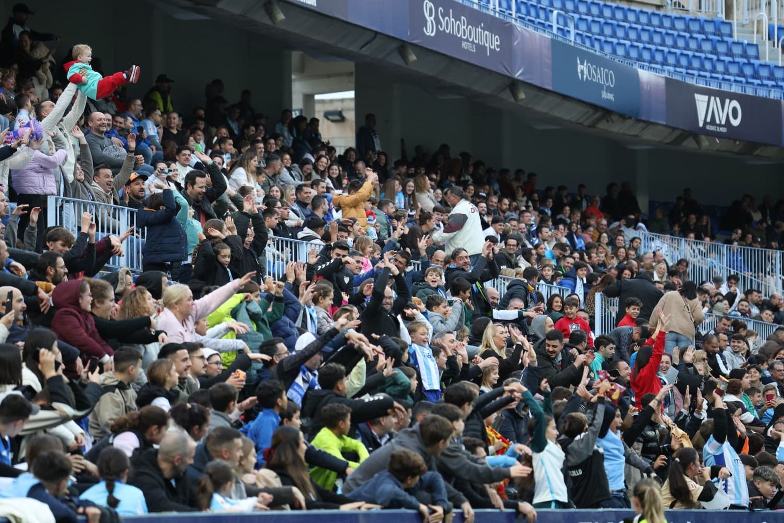 Búscate en las fotos del entrenamiento del Málaga CF en La Rosaleda