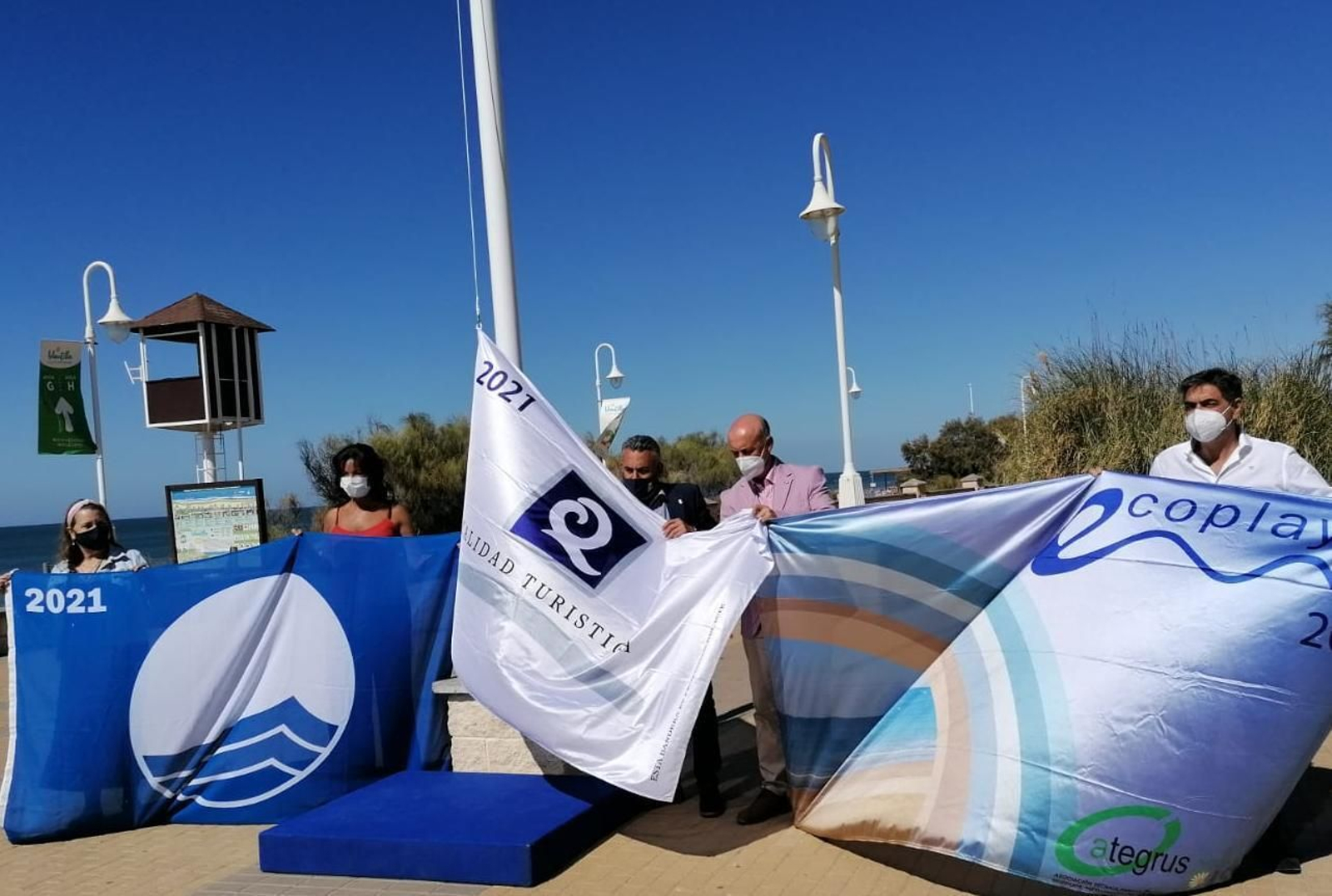 Izado de la bandera azul de Islantilla Izado de la bandera azul de Islantilla